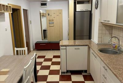 Apartament cu 3 camere decomandat, mobilat în Girocului