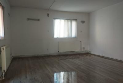 MIHAI BRAVU-METROU,VILA 9 CAMERE,LIVING 75 MP,400 MP,P+1+M,CURTE 300 M  2200 eur - 3