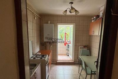 3 camere decomandate, et. 2, renovat, centrala, bl.1984, Basarabia- Diham - 3