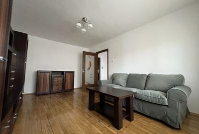 Apartament cu 2 camere decomandat, mobilat în Soarelui