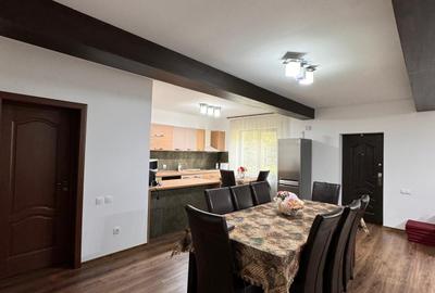 Casă individuală cu 7 camere în Cheia