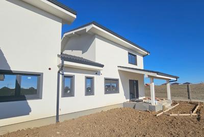Duplex nou, P+E, 1 apartament la cheie, 1 la alb, Moșnița Veche, comision 0% - 3