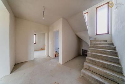 Vilă noua P+M in Sanleani - 6