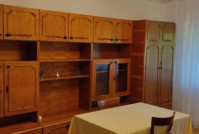 Apartament cu 2 camere decomandat în Piața Centrală