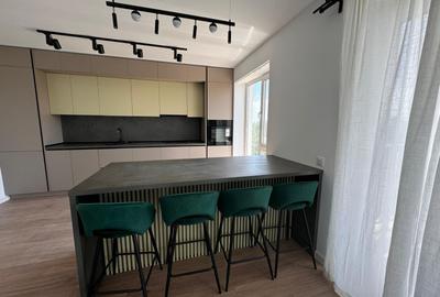 Apartament cu 4 camere decomandat în Central