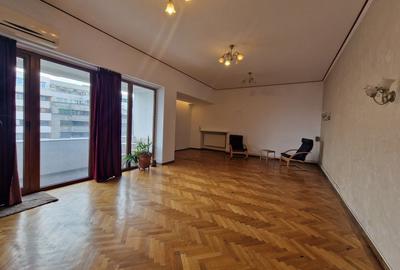Apartament cu 4 camere decomandat, mobilat în Universitate