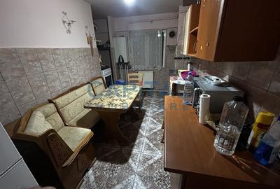 De vanzare apartament 3 camere - 4