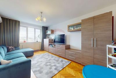 3 Camere Luminos | Vedere Deschisă către Tâmpa | Zonă Premium Scriitor - 1