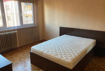 Garsonieră decomandata, situata la etajul 1 in cartierul Cedonia - 1