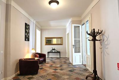 Apartament spectaculos de închiriat 4 camere 4 băi Centrul Istoric - 13