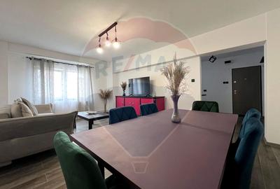 Apartament cu 3 camere decomandat în Semicentral