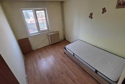 Apartament 2 camere, str. Salcâmilor, bl.30, DEVA - 1