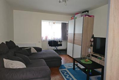 Apartament cu 2 camere decomandat în Traian