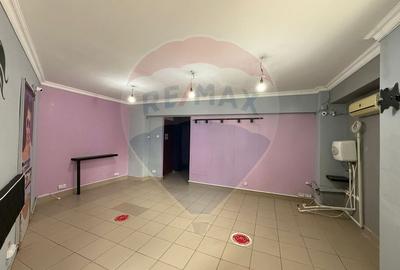 Spațiu comercial stradal 61 mp, Bd. Chisinau - vitrina si acces direct - 5