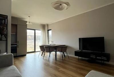 Apartament cu 2 camere semidecomandat, mobilat în Florești
