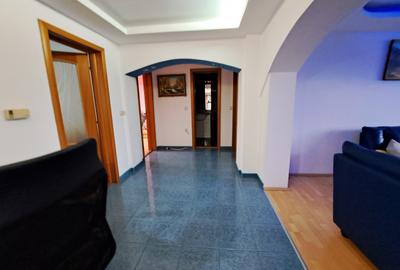 Ultracentral Târgoviște,  vânzare apartament 4camere/2balcoane - 1