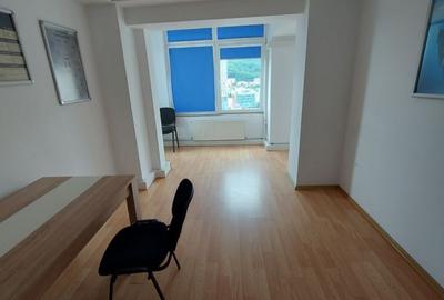 Birou, 125 mp în Centrul Civic
