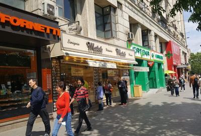 Piata Unirii-Metrou - 130 mp - 4800 euro/ luna - 4