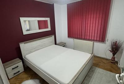 Apartament 3 camere  decomandat , etaj 02 , zona  Cetate - 3