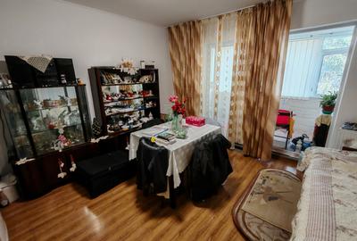 Apartament cu 3 camere decomandat în Micro 13