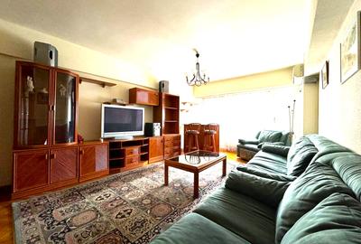 4 CAMERE 1991 5/7 UNIRII CASA POPORULUI MONOLIT CU VEDERE LA FANTANI MOBILAT - 2