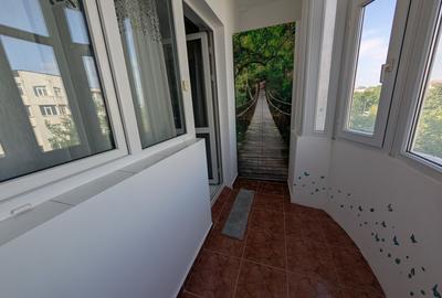 Renovat, 2 camere decomandate - 64 mp , etaj intermediar, Nord - 11