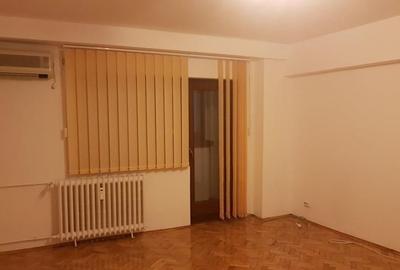 Apartament 3 camere, 83 mp, vedere stradală, ideal birou, Bd. Decebal - 15
