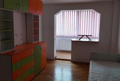 Apartament decomandat cu 3 camere etaj intermediar, in zona Vlahuta ITC, Brasov