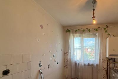 Apartament 2 camere, zona Aleea Pacii - 13