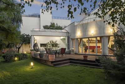 Vila de lux in apropiere de Cambridge School | Curte superba - 4