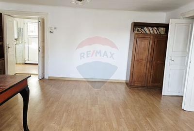 Apartament cu 3 camere de vânzare în zona Central - 6