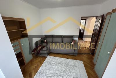 Apartament cu 3 camere decomandat în Pandurilor