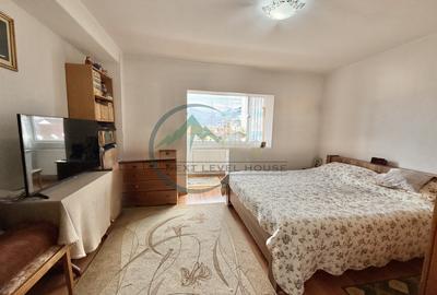 Apartament 3 camere, intrare Racadau - 2