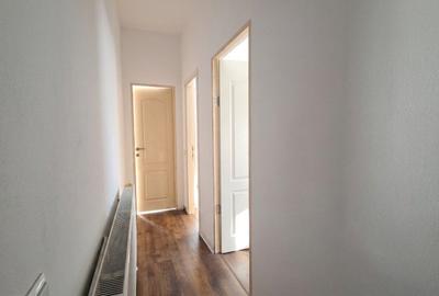 AFACERE LA CHEIE - COAFOR, FRIZERIE, SALON DE MASAJ, MANICHIURA, COSMETICA - 14