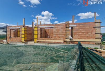 Duplex cu 3 camere în Bucovăț (Remetea Mare)
