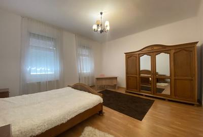 Apartament cu 2 camere semidecomandat, mobilat în Mărăști