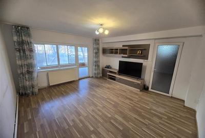 Apartament cu 3 camere decomandat, mobilat în Gemenii