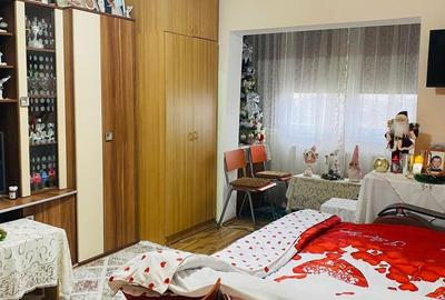 Garsonieră decomandată, mobilată în Buziașului