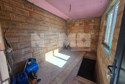 Casă la roșu la 165000 euro I Pe teren de 32 de ari I Măneuți - 10