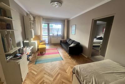 Apartament cu 3 camere circular, mobilat în Central