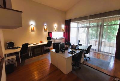 Aradului - Casa individuala 6 camere - Su:225mp - 4 locuri de parcare proprii - 1