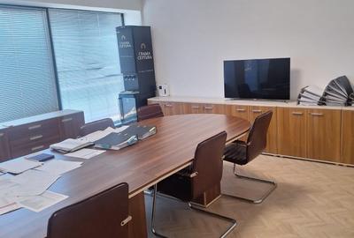 Birou, de 225.00 mp, în Tomis Nord
