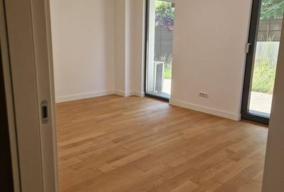 Apartament cu 4 camere decomandat în P-ța Unirii