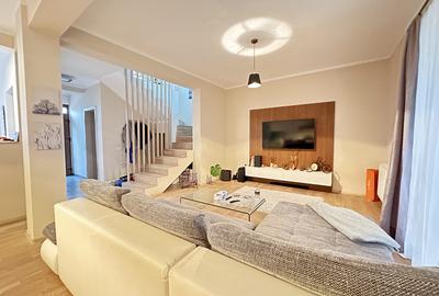 Casă cu 4 camere în Dumbrăvița