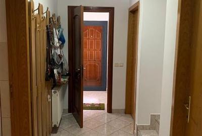 Vila  de vanzare 6 camere Iancu Nicolae cu Gradina - 4