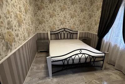 Apartament cu 3 camere semidecomandat, mobilat în Central