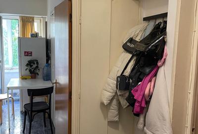 Calea Calarasilor, garsoniera spatioasa , bloc 1990, 104000 E. - 4