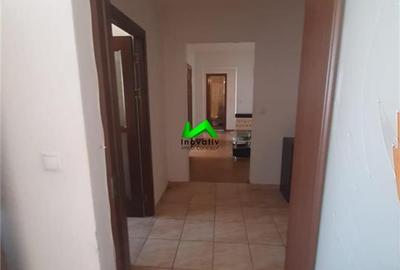 Apartament de vanzare 3 camere pivniță Sibiu Mihai Viteazul - 11