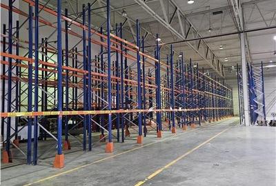 Spatiu Industrial - 4000 mp - Logistica - Depozitare - Distributie - 5