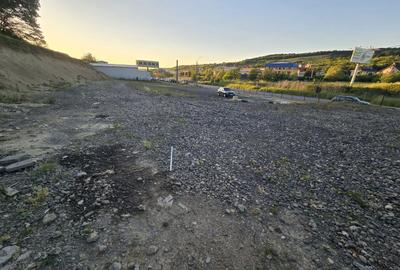 Teren 2500 mp cu deschidere de 65 m la E 60 - 2